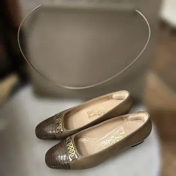 페라가모 브라운 크로커다일풍 플랫 펌프스