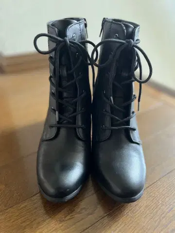 알파 큐빅 천연 가죽 레이스업 부츠 L