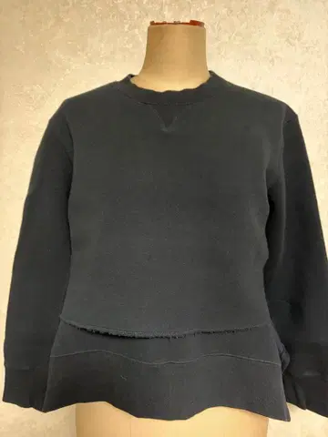 블랙 긴팔 맨투맨