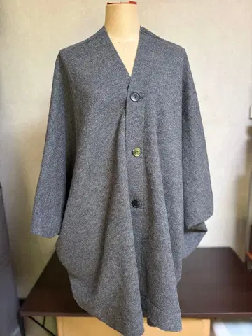 그레이 판초 케이프 코트 버튼 포함