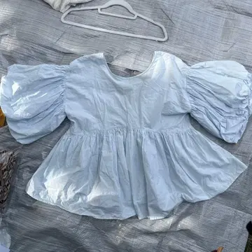 Sea Room lynn 라이트 블루 퍼프 슬리브 상의