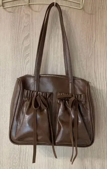 브라운 합성 피혁 숄더백