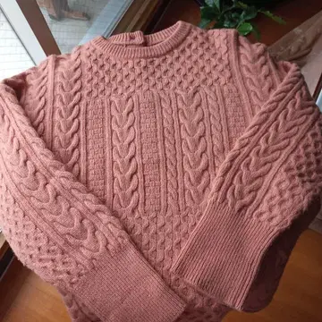 핑크 케이블 니트 긴팔 스웨터 버튼 포함