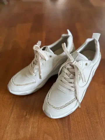 +diana 24.5cm 슬림 레그 힐업 스니커즈