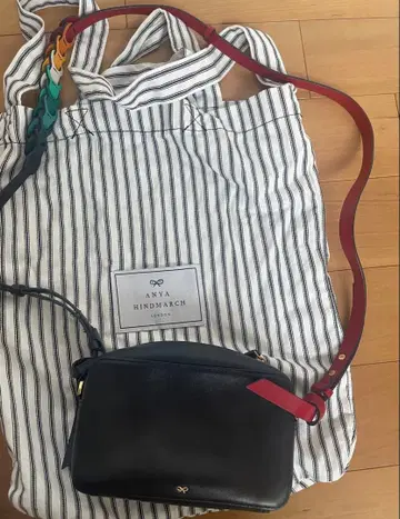 ANYA HINDMARCH 네이비 가죽 숄더백