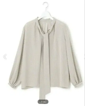 23구 빈티지 프린트 보타이 블라우스 사이즈 38 미사용 새상품