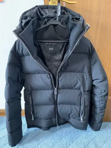 AKM 서지 하이넥 다운 자켓 L 사이즈