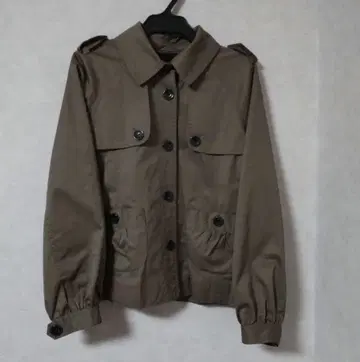 BEAMS 숏 트렌치코트 카키