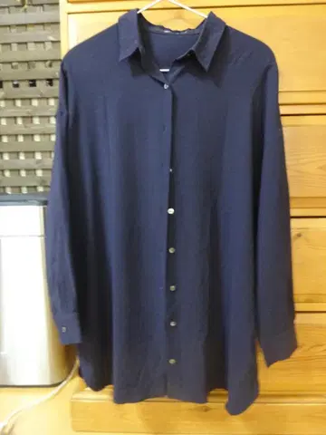 mizuiroind 주름이 잘 가지 않는 블라우스 네이비 새상품급