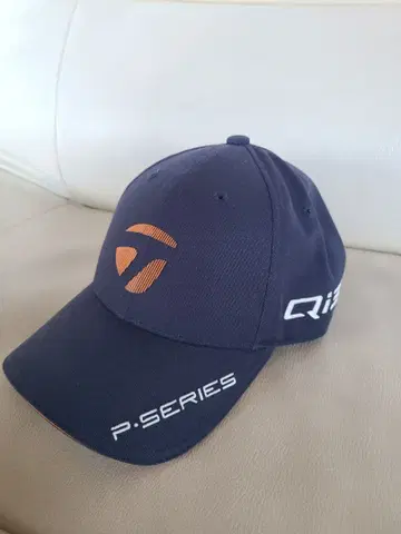 TaylorMade P-Series Qi35 캡 네이비