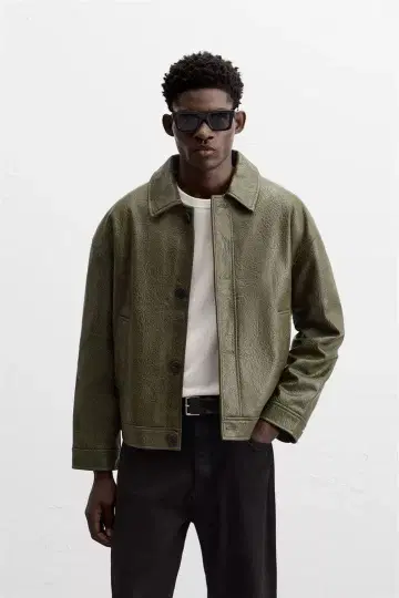 ZARA 올리브 그린 가죽 자켓