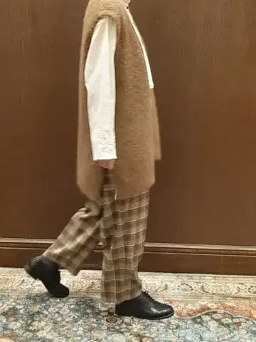 알파카 샤기 V넥 베스트