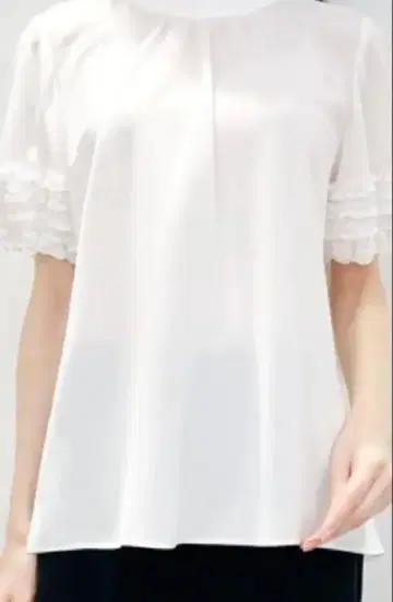 아베닐 에투알 프릴 퍼프 블라우스