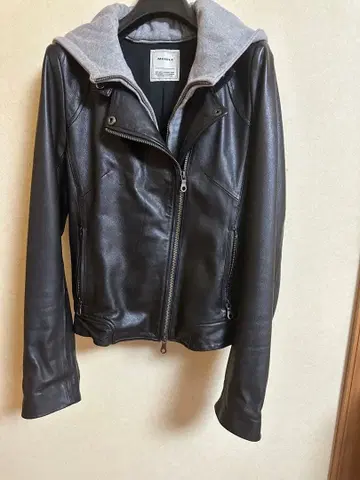 Monile 후드 부착 가죽 자켓