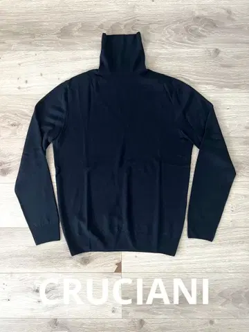 [ 새상품급 ] 크루치아니 CRUCIANI 터틀넥 네이비