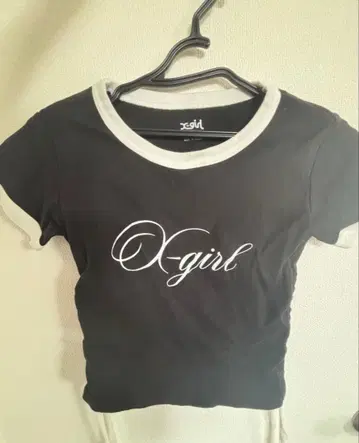 X-girl 숏 기장 T셔츠 블랙