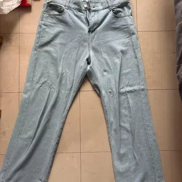 라이트 블루 스트레이트 데님 팬츠