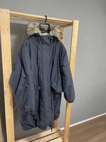 AMERICAN EAGLE 그레이 퍼 후드 모즈 코트