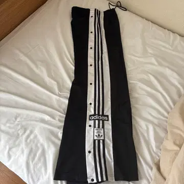 adidas 스트라이프 버튼 팬츠