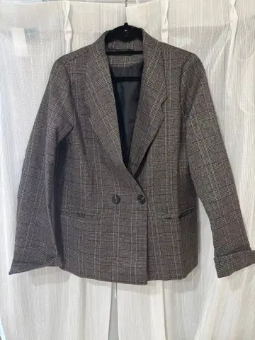 그레이 계열 체크 더블 브레스트 캐주얼 자켓