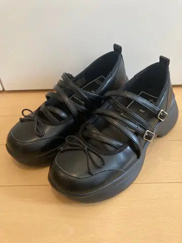 GU 멜리 제인 슈즈 by rokh S 사이즈