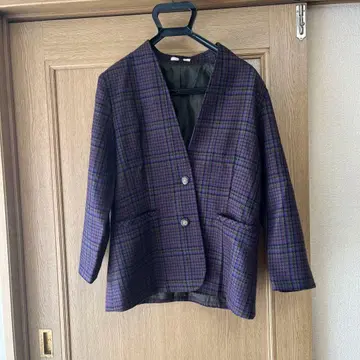 보라색과 그린 체크 무늬 자켓