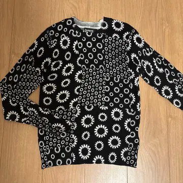 데시구알 올오버 패턴 니트 모노톤 모드