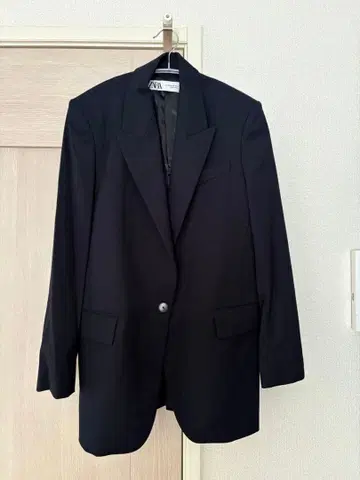 ZARA 블랙 테일러드 자켓 4버튼