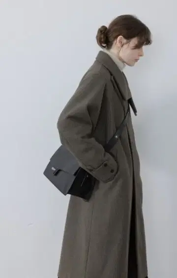 2웨이 하이넥 슬랜트 코트