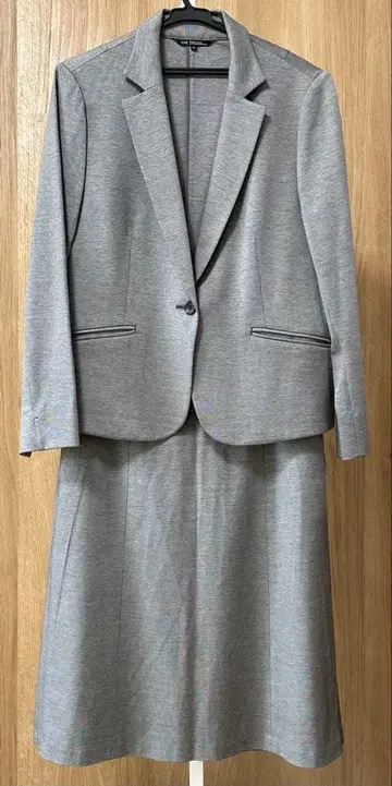 23구 그레이 스커트 수트 44호