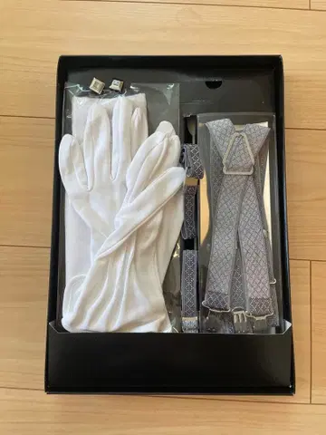 신랑 잡화 세트 5종 (서스펜더, 암밴드, 커프스 단추, 삭스, 장갑)