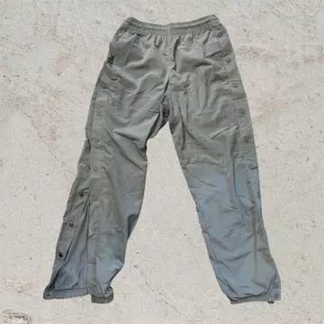 그레이 버튼 카고 팬츠