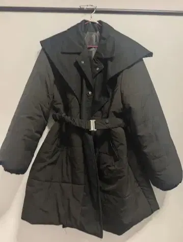 블랙 다운 자켓 벨트 포함