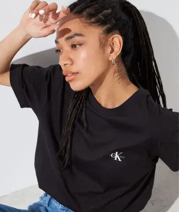 CK 로고 T셔츠 블랙