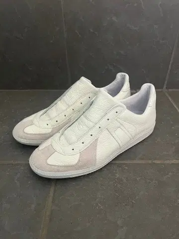 리프로덕션 오브 파운드 x 에디피스 별주 저먼 트레이너