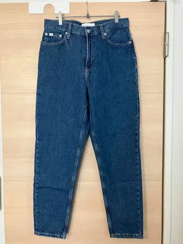 CALVIN KLEIN JEANS mom jeans W29