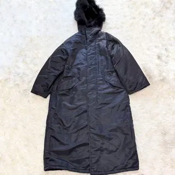 컨디션 최상 23구 퍼 달린 나일론 체스터 코트 블랙 여성용 46