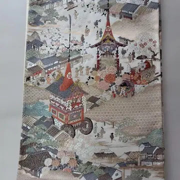 전통적인 일본의 후쿠로 오비 기온에즈