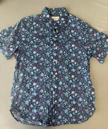 Grasis 꽃무늬 반팔 셔츠 M 사이즈