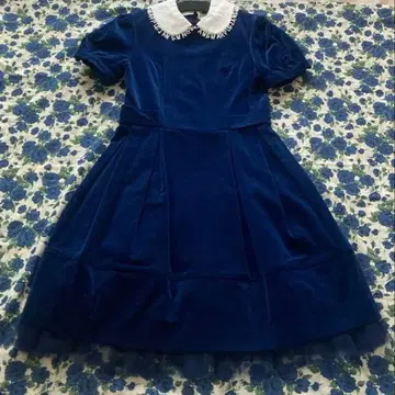 제인 마플 벨벳 원피스 (로고 옷깃)