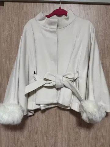 노엘라 케이프 코트