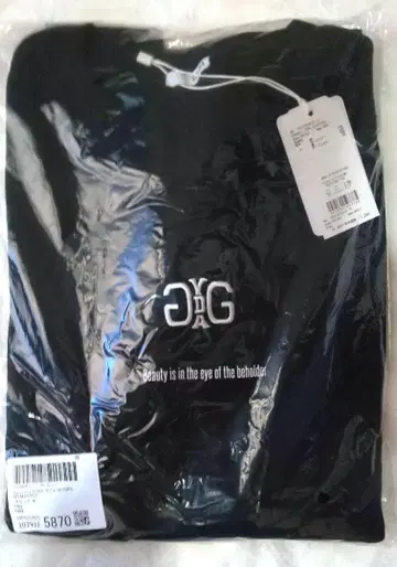 [택 포함 새상품] GYDA Symmetry 맨투맨 블랙