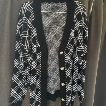 체크 무늬 가디건