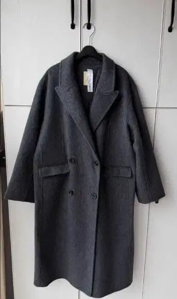 다크 그레이 더블 브레스트 롱 코트