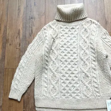 저널 스탠다드 럭스 핸드 니트 터틀 네스트로브 리제타