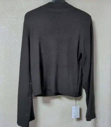 다크 브라운 리브 긴팔 스웨터