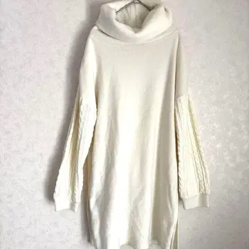 pesodea 아이보리 터틀넥 미니 원피스