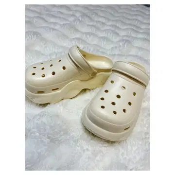 크림색 클로그 샌들 통기 구멍 포함 24.5~25.0