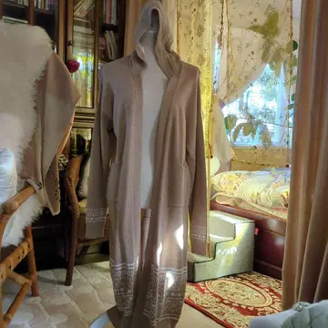 베이지 후드 부착 가디건