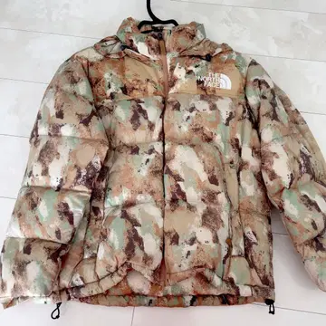 컨디션 최상 THE NORTH FACE 카모플라쥬 눕시 L 사이즈